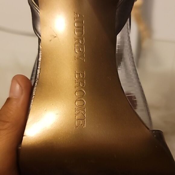 Audrey Brooke Metallic Look Heeled Shoes Size  6M - Picture 6 of 8